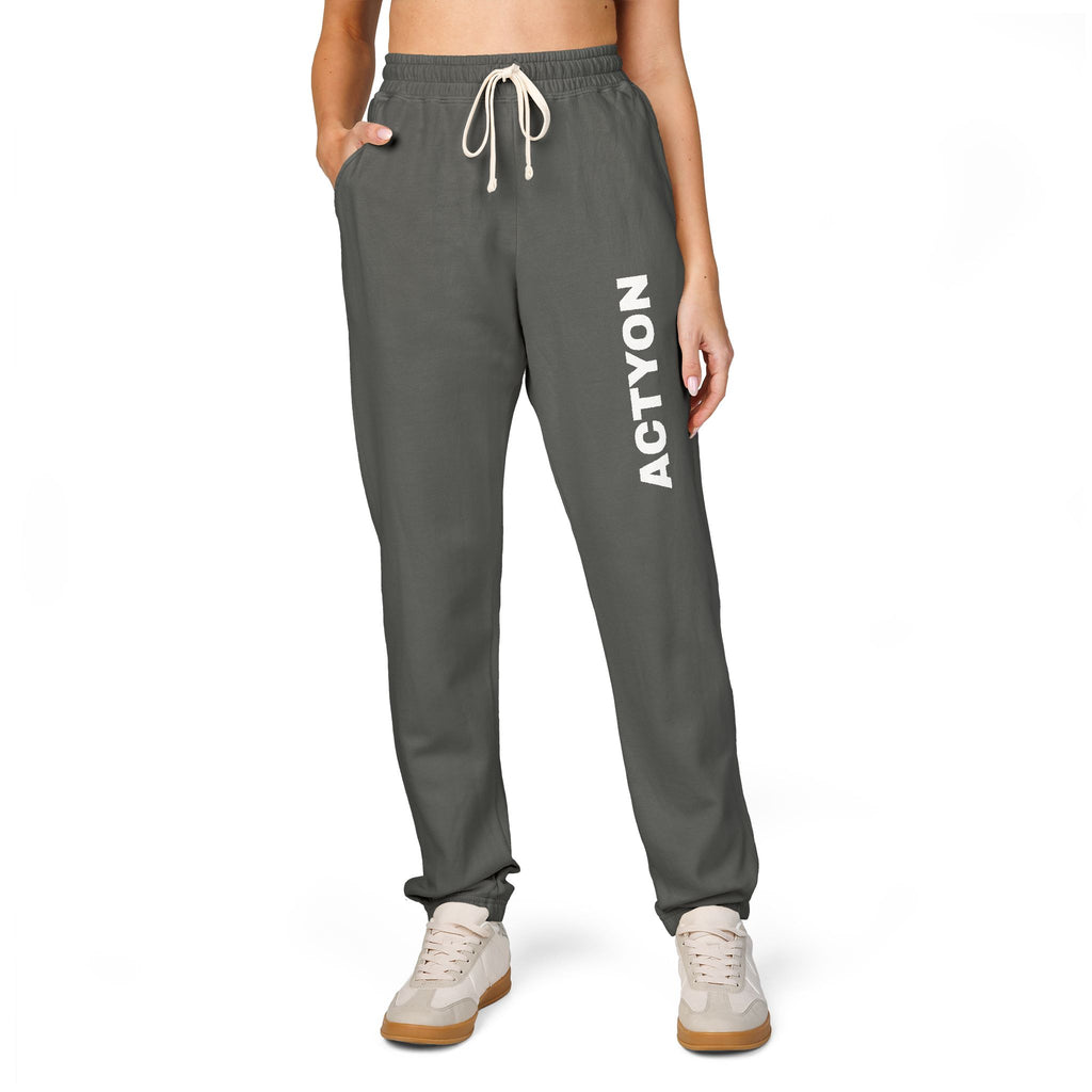 Unisex Garment-Dyed Fleece Sweatpants
